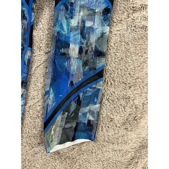 Lululemon On Pace Crop "21" Sun Dazed Multi Blue Mesh Inserts Side Pockets Sz 2 - Picture 16 of 16